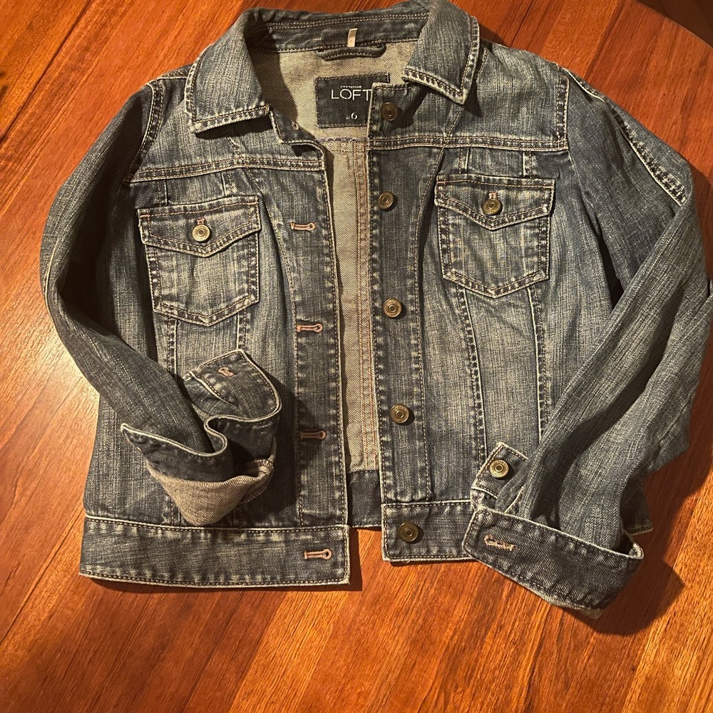 Perfect Condition Loft Cropped Denim Jacket size 6
